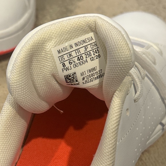 Adidas - Picture 3 of 3